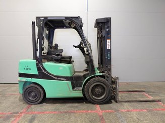 Chariot élévateur frontal 4 roues Yale GDP30VX