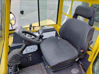 Chariot élévateur latéral multidirectionnel Combilift C4000