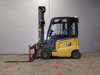 Chariot élévateur frontal 4 roues Caterpillar EP30CN