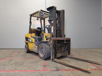 Chariot élévateur frontal 4 roues Caterpillar GP30NTD