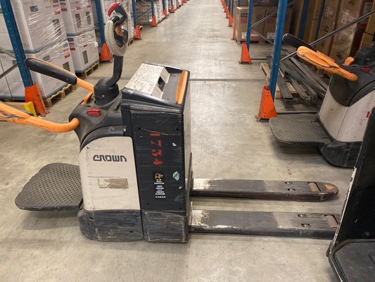 Transpalette porté debout Crown WT3040