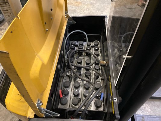 Gerbeur accompagnant Caterpillar NSP16N2R