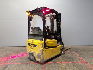 Chariot élévateur frontal 3 roues Yale ERP16VT SWB