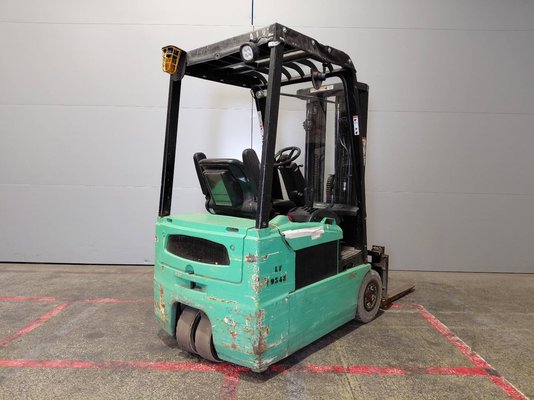 Chariot élévateur frontal 3 roues Yale ERP16 ATF