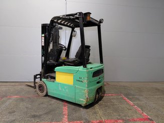 Chariot élévateur frontal 3 roues Yale ERP16 ATF