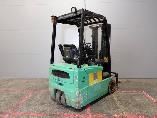 Chariot élévateur frontal 3 roues Yale ERP16 ATF