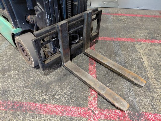 Chariot élévateur frontal 3 roues Yale ERP16 ATF