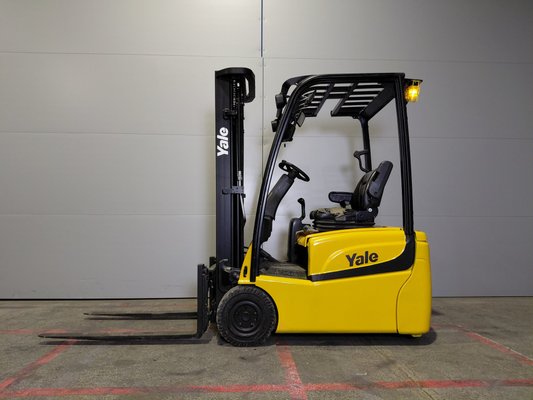 Chariot élévateur électrique Yale ERP16VT SWB
