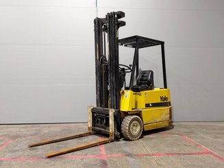 Chariot élévateur électrique Yale ERP15RCF