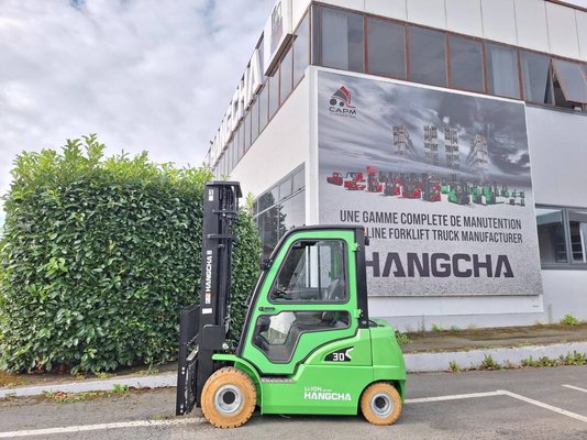 Chariot élévateur frontal 4 roues Hangcha XC30i