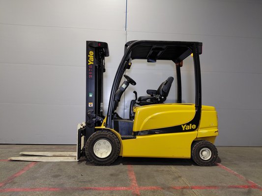 Chariot élévateur électrique Yale ERP35 VL