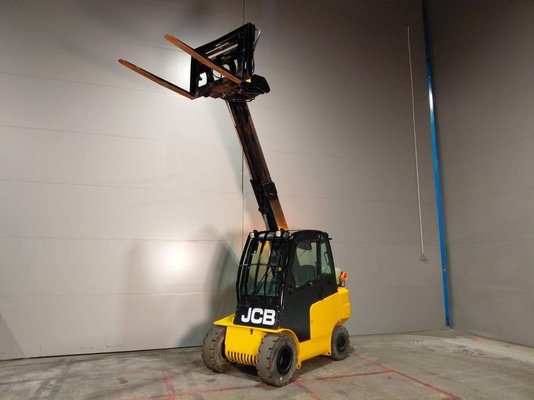 Chariot élévateur télescopique JCB TLT30G-TCR
