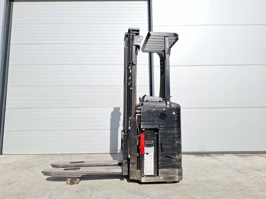 Gerbeur porté debout Caterpillar NSR16NI