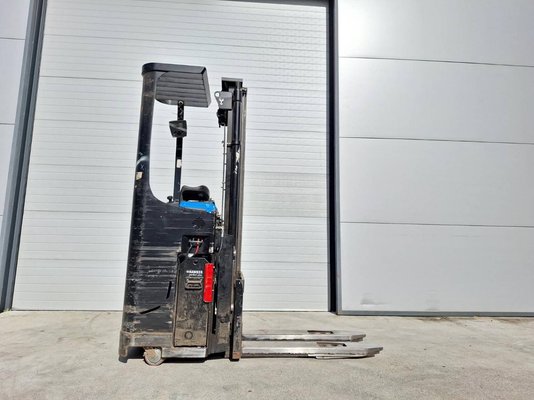 Gerbeur porté debout Caterpillar NSR16NI