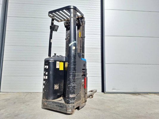 Gerbeur porté debout Caterpillar NSR16NI