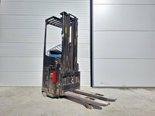 Gerbeur porté debout Caterpillar NSR16NI