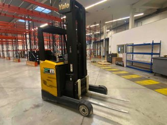 Chariot à mât rétractable Yale MR14