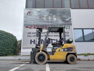 Chariot élévateur frontal 4 roues Caterpillar GP30NTD
