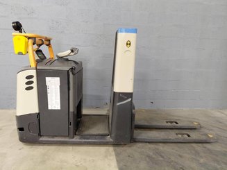 Préparateur de commandes Crown GPC3045