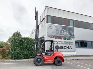 Chariot élévateur tout terrain Hangcha TT35-2 (CPCD35-X2W98E-RT2)