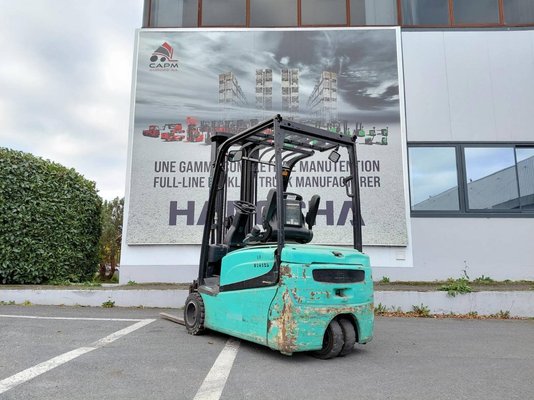 Chariot élévateur frontal 3 roues Yale ERP16VTLWB