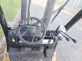 Chariot élévateur frontal 4 roues Yale GLP35VX