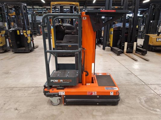 Nacelle à mât vertical JLG POWER PICKER