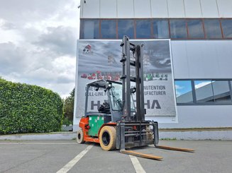 Chariot élévateur frontal 4 roues Toyota 8FBMT50