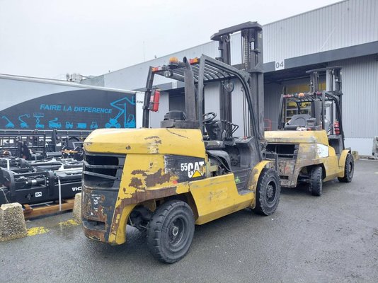 Chariot élévateur frontal 4 roues Caterpillar DP55NT MC