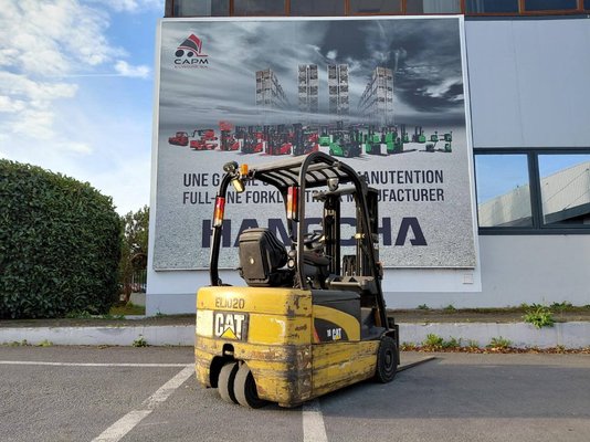 Chariot élévateur frontal 3 roues Caterpillar EP18NT