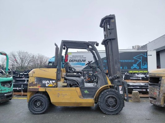 Chariot élévateur frontal 4 roues Caterpillar DP55NT MC