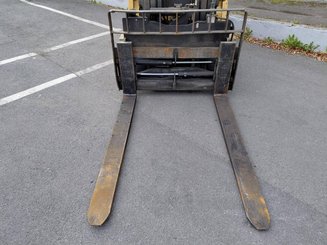 Chariot élévateur frontal 4 roues Caterpillar GC55K