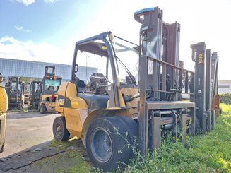 Chariot élévateur frontal 4 roues Caterpillar GP40N