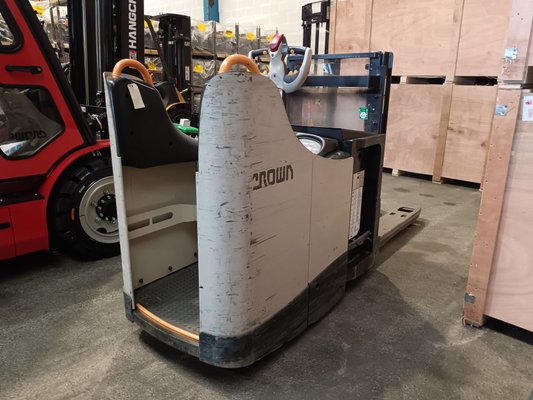 Gerbeur accompagnant Crown DT3040 2.0
