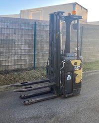 Gerbeur porté debout Caterpillar NSR16N
