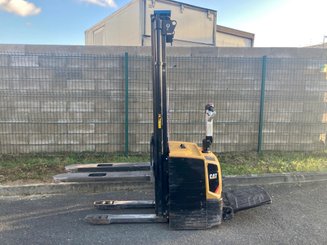 Gerbeur accompagnant Caterpillar NSP16N2R