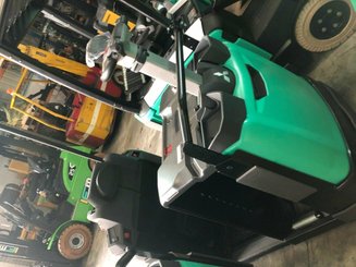 Tracteur de remorquage Mitsubishi TRB50