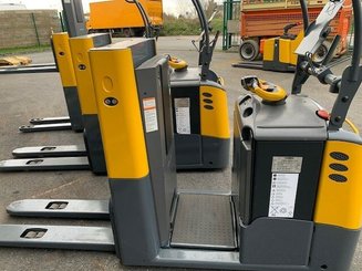 Préparateur de commandes Crown GPC3045
