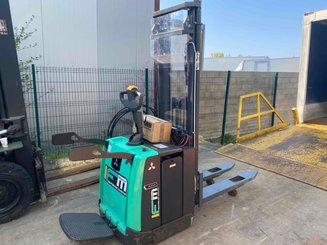 Gerbeur à plate-forme rabattable Mitsubishi SBV12P
