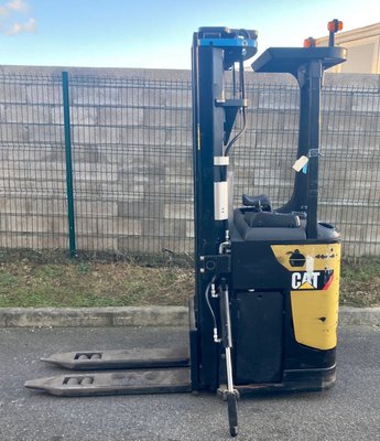 Gerbeur porté debout Caterpillar NSR20N
