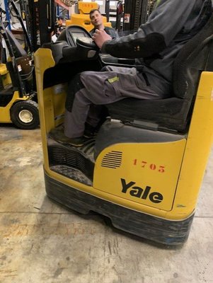 Chariot à mât rétractable Yale MR14