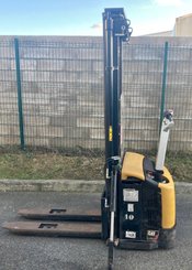 Gerbeur accompagnant Caterpillar NSP16N