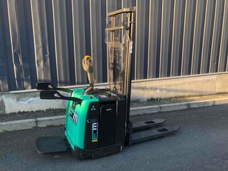 Gerbeur à plate-forme rabattable Mitsubishi SBV12P
