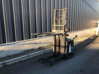 Gerbeur à plate-forme rabattable Mitsubishi SBV12P