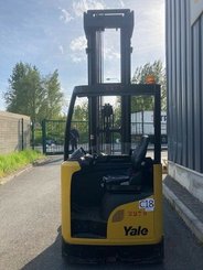 Chariot à mât rétractable Yale MR14