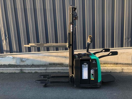 Gerbeur à plate-forme rabattable Mitsubishi SBV12P