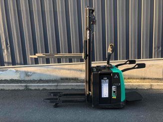 Gerbeur à plate-forme rabattable Mitsubishi SBV12P