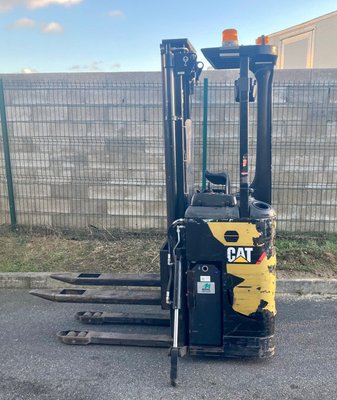 Gerbeur porté debout Caterpillar NSR16N