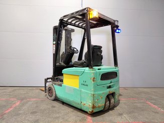 Chariot élévateur frontal 3 roues Yale ERP16 ATF