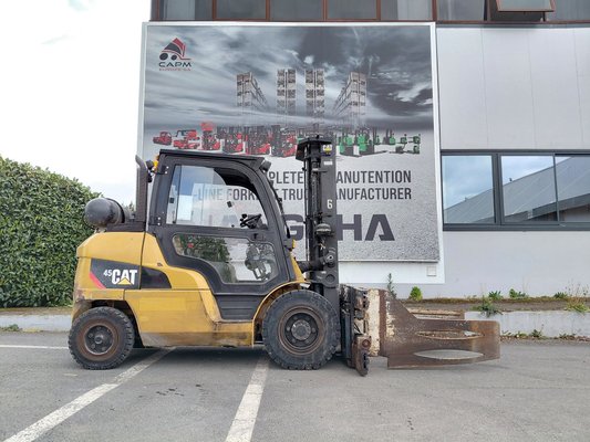 Chariot élévateur frontal 4 roues Caterpillar GP45NTD